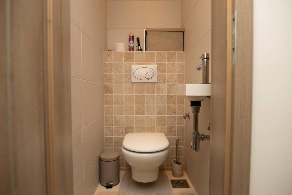 Martonfalvi Penthouse W Jacuzzi Debreţin Exterior foto